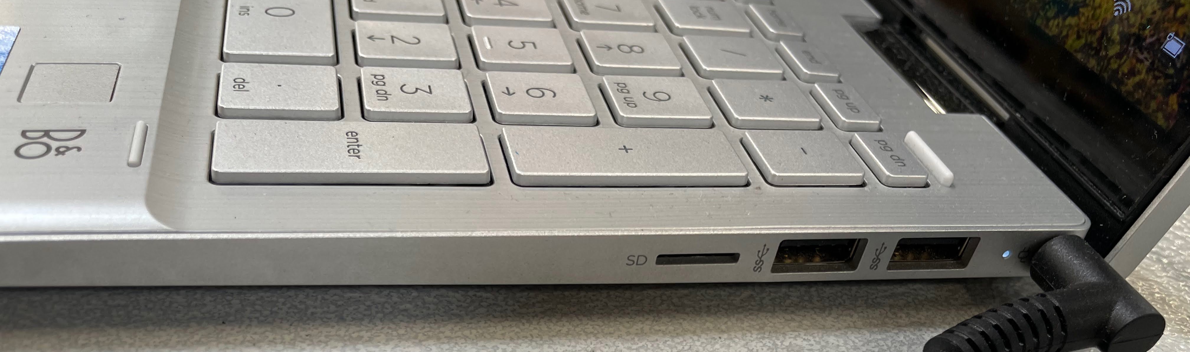 HP Laptop 15-dw3058cl alternate port view