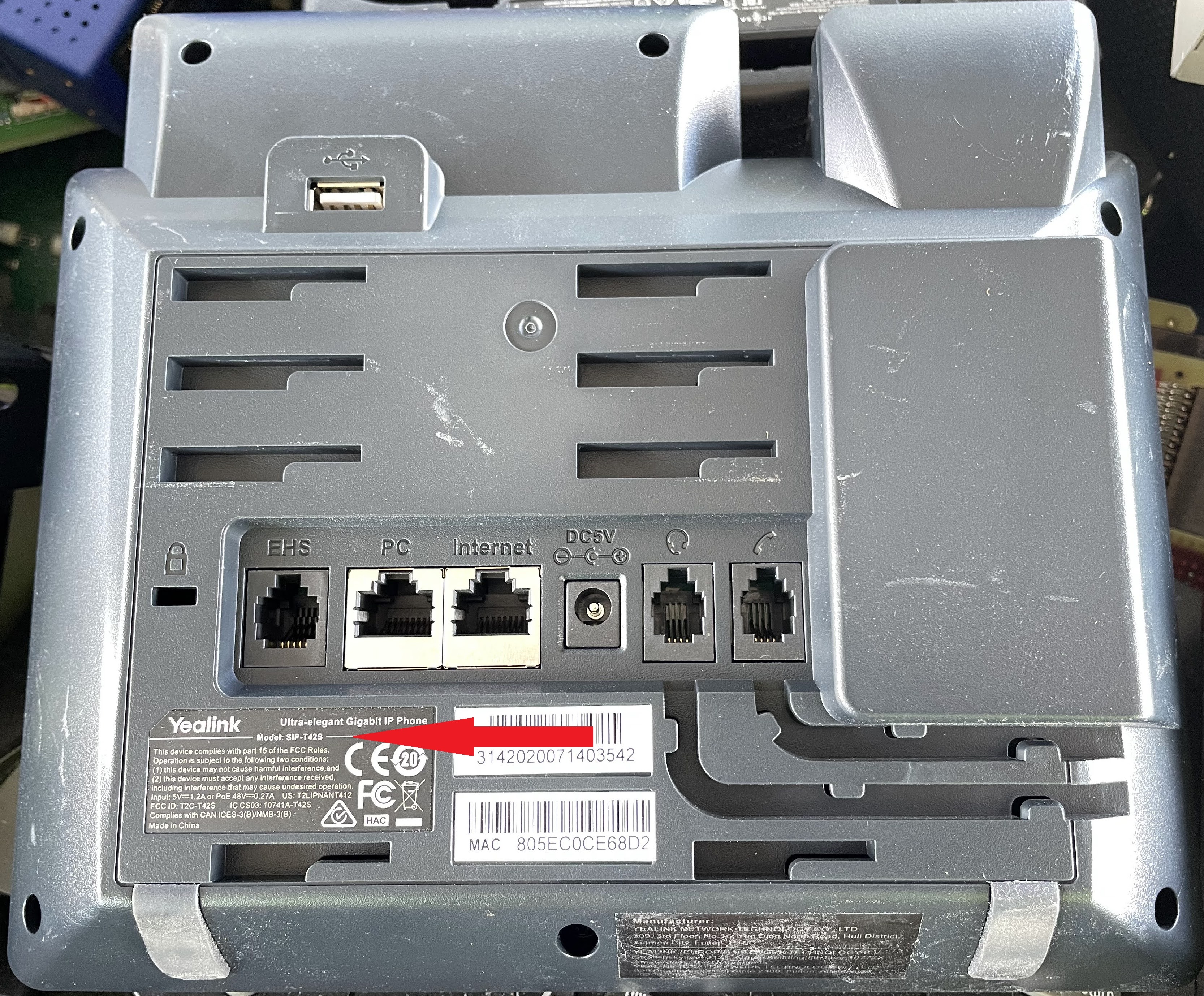 Yealink T42S back view